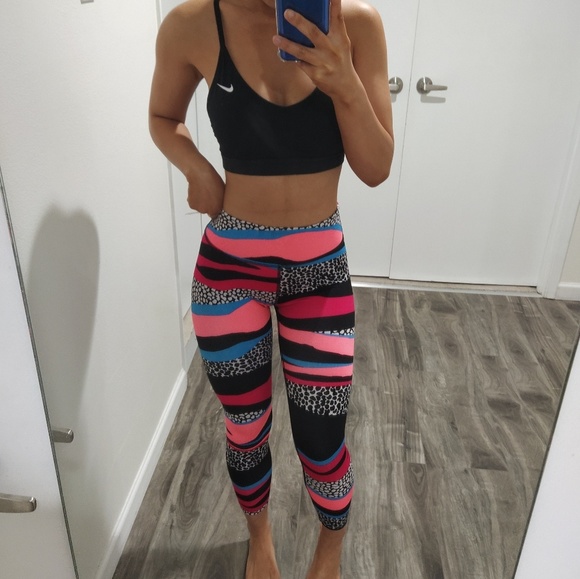 ‼️SALE‼️Beyond Yoga multi color print  leggings - Picture 3 of 8